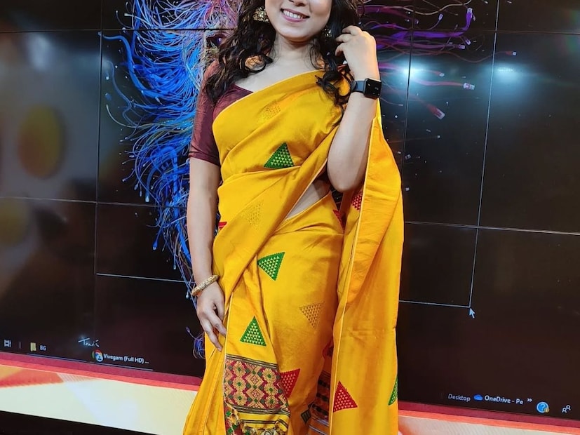 महिला पत्रकाराचा न्यूजरूममध्ये मृतदेह सापडल्याने एकच खळबळ उडाली आहे. रितुमोनी रॉय असं या महिला पत्रकाराचं नाव. ती आसाममधील पत्रकार आहे. 23 नोव्हेंबर 2025 रोजी तिचा मृतदेह न्यूजरुममध्ये संशयास्पद परिस्थितीत आढळून आला. अवघ्या 15 दिवसांनी तिचं लग्न होतं. महिला पत्रकाराचा न्यूजरूममध्ये मृतदेह सापडल्याने एकच खळबळ उडाली आहे. रितुमोनी रॉय असं या महिला पत्रकाराचं नाव. ती आसाममधील पत्रकार आहे. 23 नोव्हेंबर 2025 रोजी तिचा मृतदेह न्यूजरुममध्ये संशयास्पद परिस्थितीत आढळून आला. अवघ्या 15 दिवसांनी तिचं लग्न होतं.