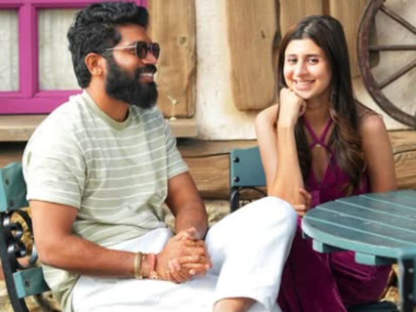  अंकिता वालावलकर आणि कुणाल भगतचा मोठा चाहतावर्ग आहे. सोशल मीडियाच्या माध्यमातून दोघेही आपल्या चाहत्यांच्या संपर्कात राहण्यचा प्रयत्न करत असतात. त्यांचे व्लॉग चाहत्यांच्या पसंतीस उतरत असतात.