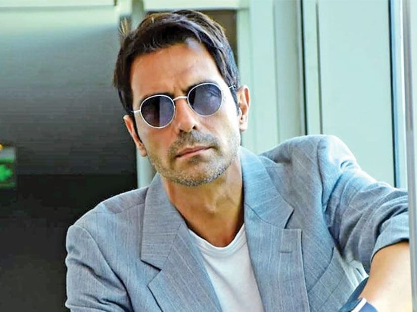  आता 'धुरंधर'मधील नवीन लुकमुळे ते पुन्हा एकदा लाईमलाइटमध्ये आला आहे. अर्जुन रामपालचा स्टारडम पुन्हा एकदा यशस्वी ठरतो का हे जाणून घेण्यास चाहते आता उत्सुक आहेत.