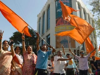 बीएमसीची रणधुमाळी! ठाकरेंच्या बालेकिल्ल्यात महायुती देणार ठस्सन, दादर-माहीममध्ये चुरस! बीएमसीची रणधुमाळी! ठाकरेंच्या बालेकिल्ल्यात महायुती देणार ठस्सन, दादर-माहीममध्ये चुरस!