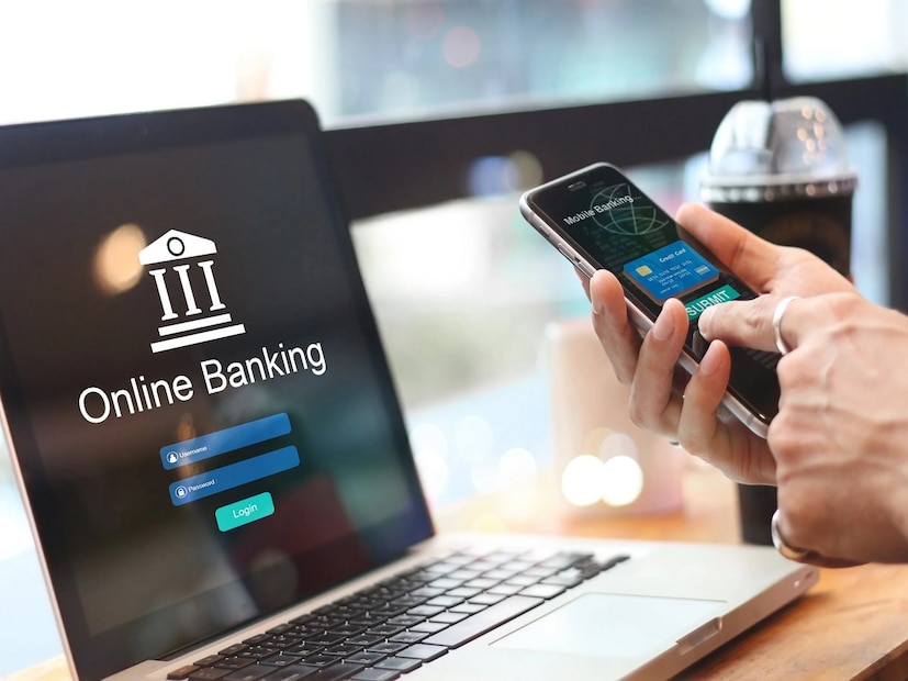 RBI चा हा प्रयत्न म्हणजे, बँकांसाठी अनुपालनाचा ताण कमी करणे आणि एकूणच व्यवसाय सुलभता (Ease of Doing Business) सुधारणे हे आहे. हितधारकांशी चर्चा करून, RBI ने एकूण 244 मास्टर निर्देश जारी केले आहेत, ज्यामध्ये हे सात नवीन डिजिटल बँकिंग नियम समाविष्ट आहेत.