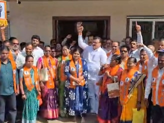 कोकणात महत्त्वाची घडामोड, शिंदे गटाला भास्कर जाधवांनी पाडलं खिंडार, जिल्हा परिषद कोकणात महत्त्वाची घडामोड, शिंदे गटाला भास्कर जाधवांनी पाडलं खिंडार, जिल्हा परिषद