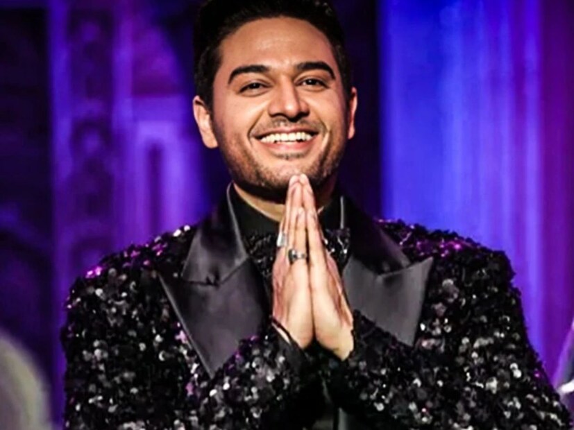  'बिग बॉस 19'चा विजेता कोण होणार हे जाणून घेण्याची प्रेक्षकांना आता उत्सुकता आहे. ऑनलाइन व्होटिंग ट्रेण्ड आणि फॅन पोलमध्ये सतत गौरव खन्ना सर्वाधिक मतांसह आघाडीवर दिसत आहे. सध्या सर्वच सदस्यांध्ये चढाओढ पाहायला मिळत आहे.