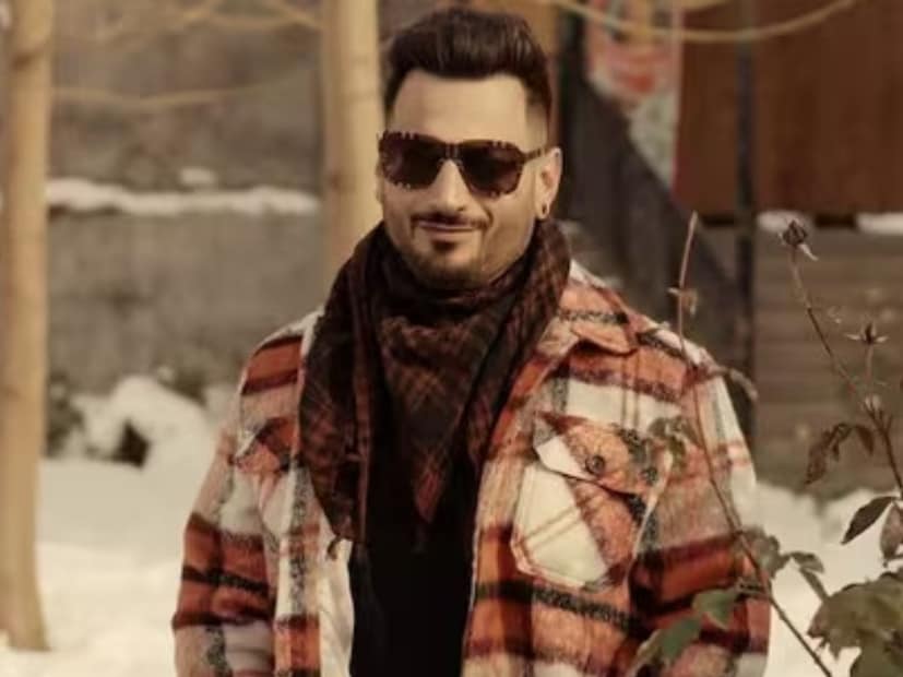  ऋषभ टंडन (Rishabh Tandon) : 21 ऑक्टोबर रोजी ऋषभ टंडन यांच्या निधनाने चित्रपटसृष्टीला मोठा धक्का बसला. ऋषभ टीव्ही आणि ओटीटी विश्वात वेगाने आपली ओळख निर्माण करत होता. त्याचं करिअर नुकतंच सुरू झालं होतं आणि नियतीने त्यांना हिरावून नेले.