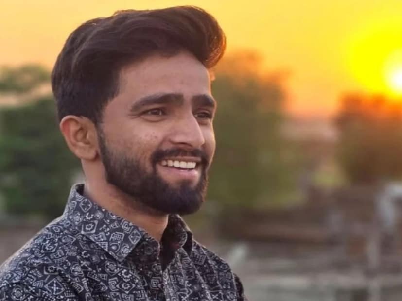  सचिन चंदवाडे (Sachin Chandwade) : नेटफ्लिक्सवरील लोकप्रिय वेब सिरीज जामताडा 2 चे अभिनेते सचिन चंदवाडे यांचे 27 ऑक्टोबर रोजी निधन झाले. त्यांनी आत्महत्या केली असल्याचं म्हटलं जातं.