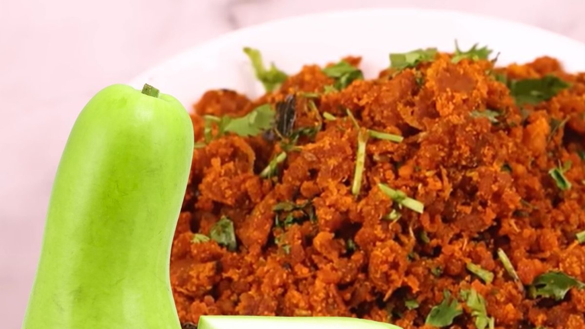 Dudhi Bhopla Recipe : दुधी भोपळा आहे कळणारच नाही; भाजी न खाणारेही खातील दुधीचं भगराळं