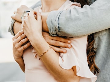 लग्नानंतर ब्रेस्टचा आकार का वाढतो; लग्न आणि स्तन या दोघांचा संबंध काय? लग्नानंतर ब्रेस्टचा आकार का वाढतो; लग्न आणि स्तन या दोघांचा संबंध काय?