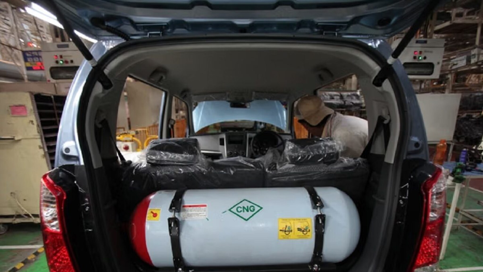 CNG Car Blast: तुमची सेकंड हँड CNG कार बनू शकते 'टाइम बॉम्ब', खरेदीपूर्वी असं करा चेक 