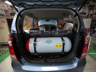 सीएनजी कार ब्लास्ट सीएनजी कार ब्लास्ट