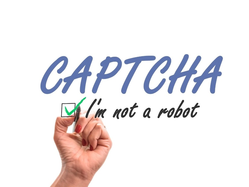 CAPTCHA तुम्ही माणूस आहात की रोबो हे तपासतो. पहिलं CAPTCHA 1997 साली बेन्जामिन व्होन अहनने बनवला होतो. CAPTCHA तुम्ही माणूस आहात की रोबो हे तपासतो. पहिलं CAPTCHA 1997 साली बेन्जामिन व्होन अहनने बनवला होतो.
