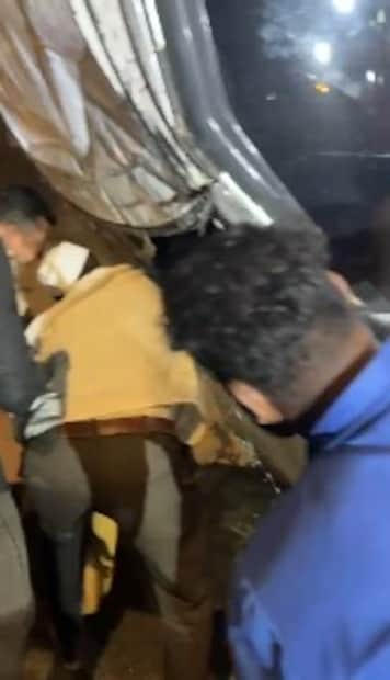 या अपघातात कारचे मोठ्या प्रमाणावर नुकसान झाले असून सुदैवाने कोणतीही जीवितहानी झाली नाही. कारचा ब्रेक फेल झाल्याने अपघात झाल्याची माहिती समोर आली आहे. 