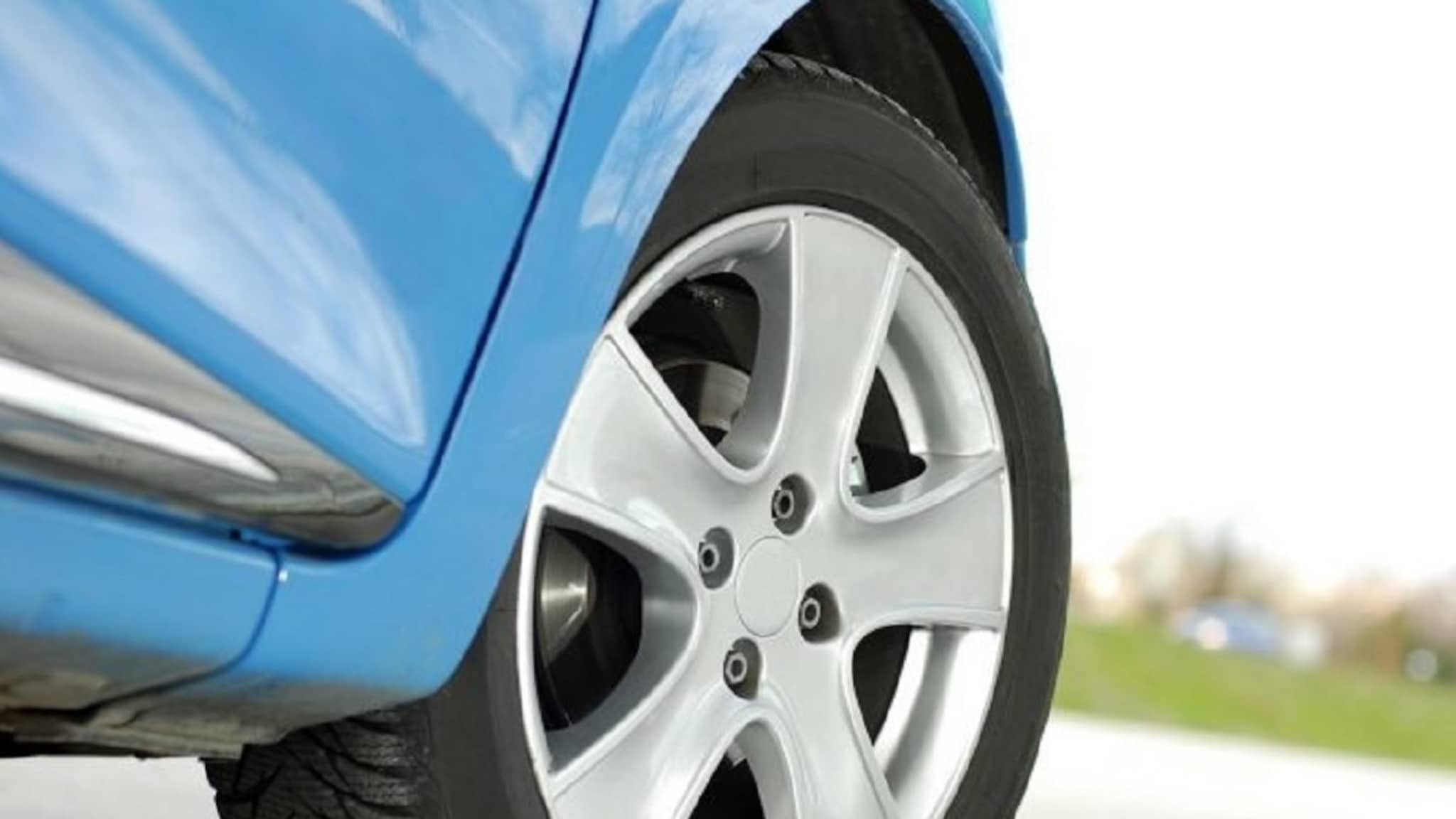 40,000 KM की 5 वर्षे? कधी बदलायला हवे गाडीचे टायर, अवश्य घ्या जाणून