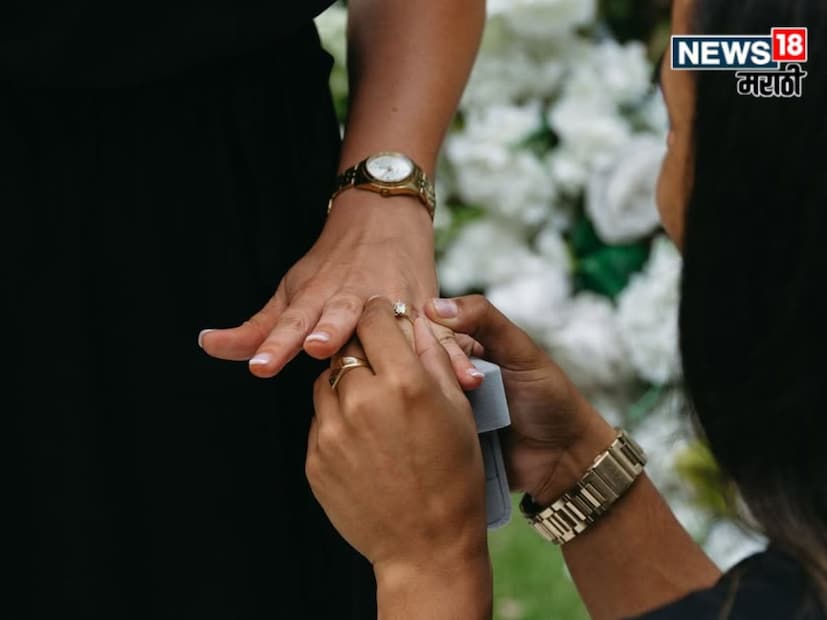 दक्षिण आफ्रिकेची क्रिकेटची ऑलराऊंडर खेळाडू क्लो ट्रायॉनने (Chloe Tryon engagement) सोशल मीडियावर साखरपुड्याची घोषणा करून तीने अनेक पोरांची मन मोडली आहेत.