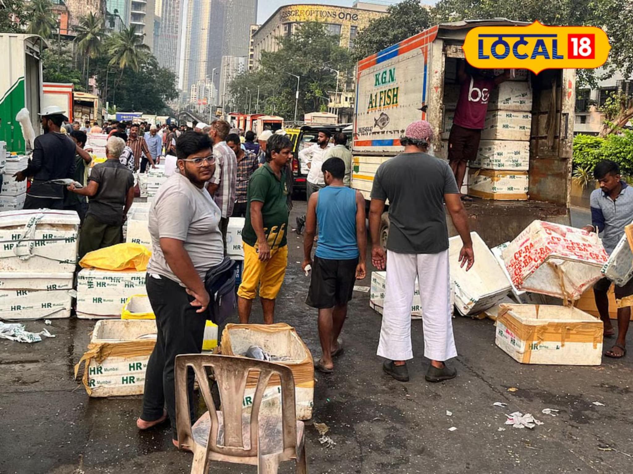 अनेक वर्षांपासूनचा व्यवसाय धोक्यात, मच्छिमारांना दादर सोडावं लागणार?