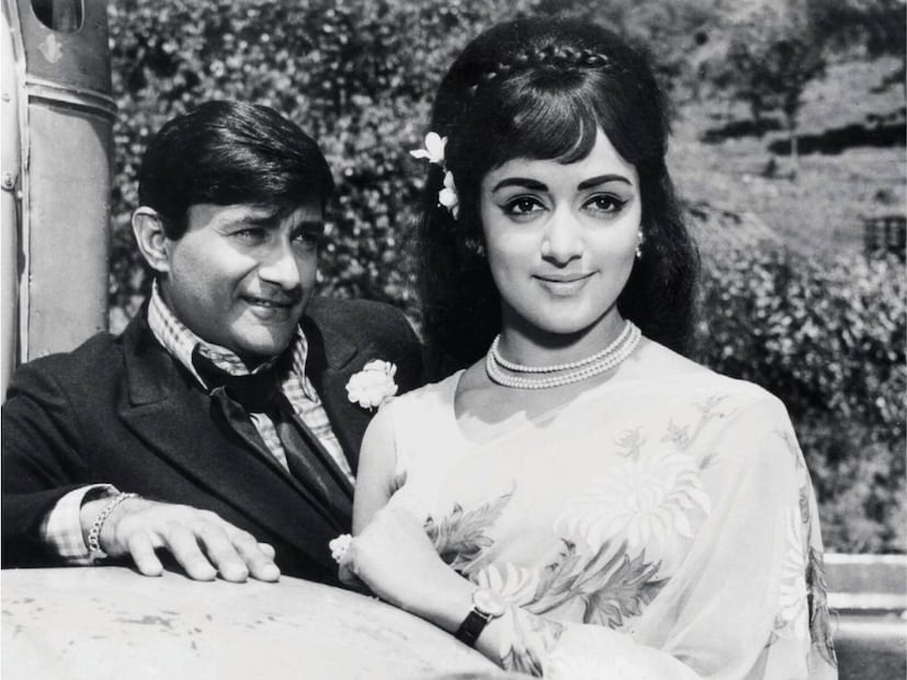  'जॉनी मेरा नाम' हा चित्रपट 1970 रोजी प्रदर्शित झाला होता. गुन्हेगारी आणि अॅक्शन या चित्रपटात उत्तमरित्या दाखवण्यात आलं होतं. देव आनंद आणि प्राण हे बालपणी विभक्त झालेल्या भावांच्या भूमिकेत होते.