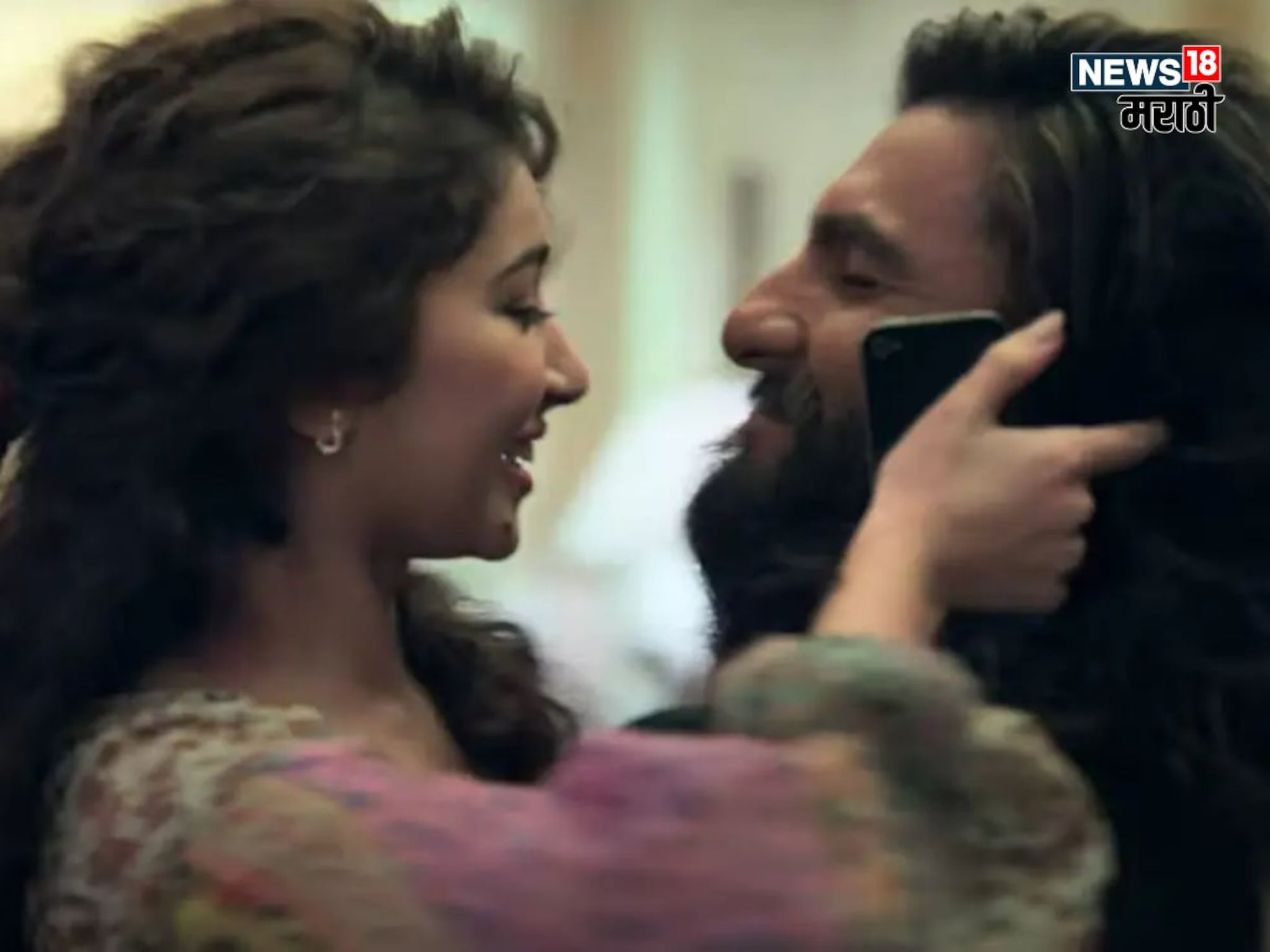 Dhurandhar : 'धुरंधर'मध्ये रणवीर सिंहसोबत रोमान्स करणारी ही अभिनेत्री कोण? करायची शॅम्पूची जाहिरात, आहे प्रसिद्ध अभिनेत्याची मुलगी