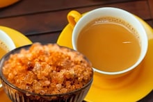 Dink Gond Recipe Video : डिकांचे लाडू नेहमीच खाता, या थंडीत ट्राय करा डिंकाचा चहा