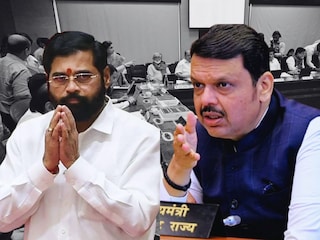 मोठी बातमी! फडणवीस-शिंदेंमध्ये नागपुरात रात्री बैठक, बंद दाराआड चर्चेत काय झालं? मोठी बातमी! फडणवीस-शिंदेंमध्ये नागपुरात रात्री बैठक, बंद दाराआड चर्चेत काय झालं?