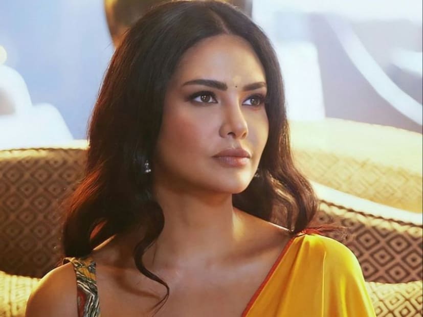  ईशा गुप्ताने 'जन्नत 2' या चित्रपटाच्या माध्यमातून बॉलिवूडमध्ये पदार्पण केलं होतं. हा चित्रपट तिच्या करिअरचा टर्निंग पॉईंट ठरला. या चित्रपटात तिने इमरान हाशमीसोबत अनेक इंटिमेट सीन दिले. या चित्रपटानंतर ईशा गुप्ता इंडस्ट्रीतील बोल्ड अभिनेत्री म्हणून ओळखली जाऊ लागली.