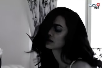 बॉलिवूडची बोल्ड अभिनेत्री, पहिलीच फिल्म अन् दिले इंटिमेट सीन