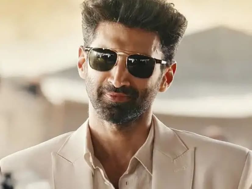  बॉलिवूड इंडस्ट्रीतील सर्वात देखणा आणि टॅलेंटेड अभिनेत्यांपैकी एक अर्थात आदित्य रॉय कपूर आज आपला 39 वा वाढदिवस साजरा करत आहे. फिल्म इंडस्ट्रीत स्टार किड म्हणून प्रवेश करूनही आदित्यने मेहनत, जिद्द आणि अभिनयाच्या जोरावर स्वतःला एक मोठा स्टार म्हणून सिद्ध केलं आहे. आदित्य रॉय कपूरने हे दाखवून दिलं आहे की टॅलेंट कोणत्याही पार्श्वभूमीला मागे टाकू शकतं.