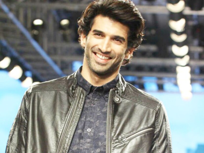  आदित्य रॉय कपूर त्याच्या अभिनयासोबतच त्याच्या आकर्षक व्यक्तिमत्त्वासाठीही ओळखला जातो. अनेकदा अभिनयापेक्षा व्यक्तीमत्त्वामुळे तो चर्चेत येतो.