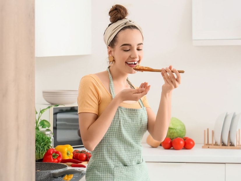 शेफ रवी मायकल यांनी एका पॉडकास्टवर बोलताना सांगितलं की, यासाठी एक एसओपी बनतं, एक बुक असतं. याशिवाय एखाद्याचा हात कसा आहे, त्याचं मन कसं आहे, याचाही परिणाम त्या पदार्थावर होत असतो.