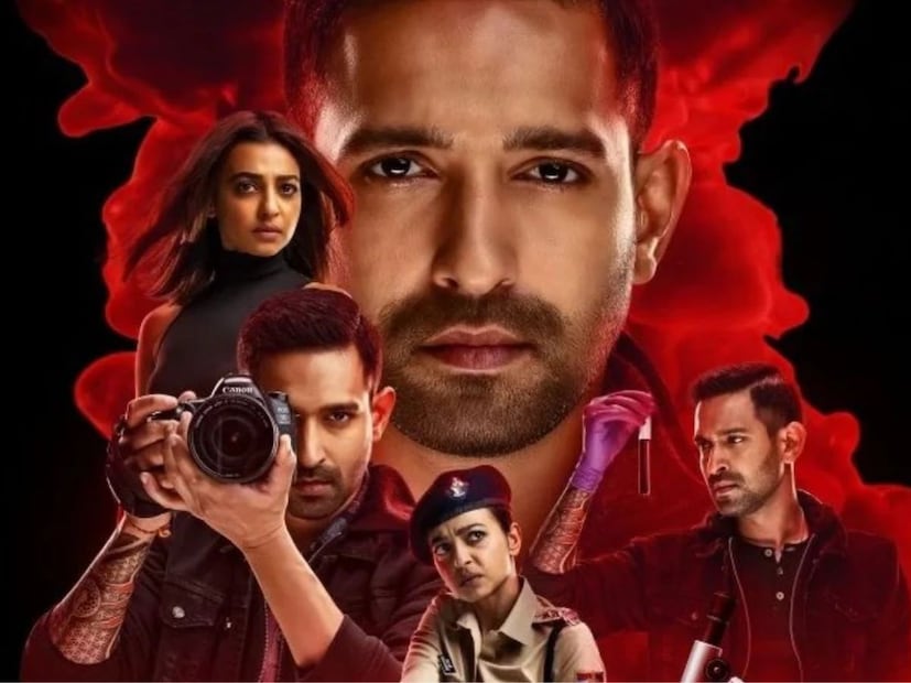  फ्रैंकेंस्टीन : गिलर्मो डेल टोरो यांचा 'फ्रैंकेंस्टीन' हा नेटफ्लिक्सवरील चित्रपट मैरी शेली यांची क्लासिक गोष्ट पुन्हा एकदा दाखवतो. या चित्रपटात ऑस्कर आयजॅक विक्टर फ्रेंकस्टीन आणि जैकब एलोर्डी क्रिएचरच्या भूमिकेत आहे.