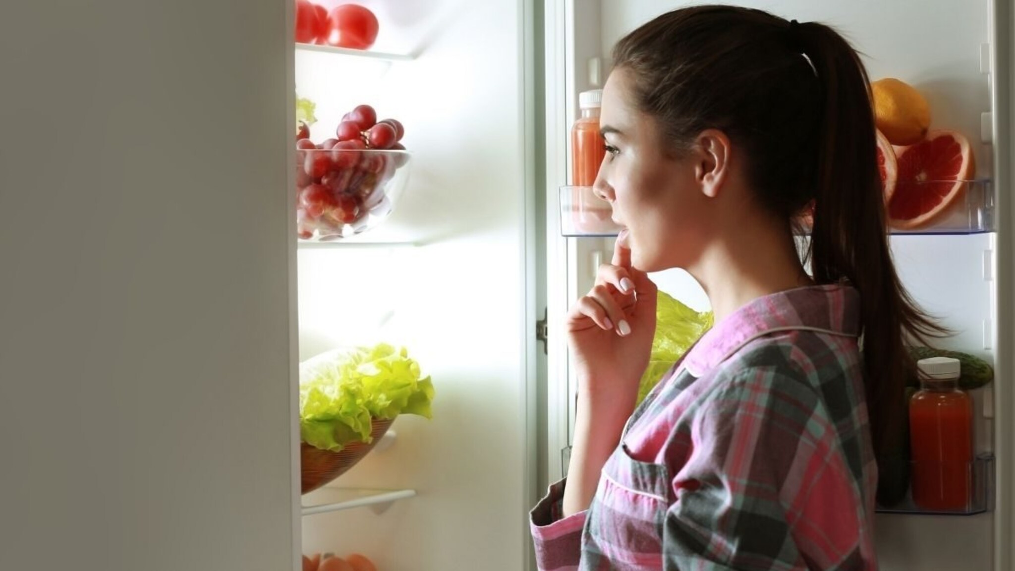 हिवाळ्यात फ्रिज चालवताना कधीच करु नका या चुका! फळं, भाज्या होतील खराब