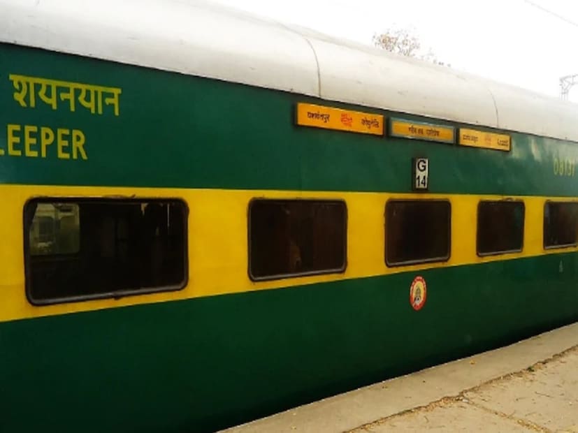 2006 मध्ये सहरसा (बिहार) आणि अमृतसर (पंजाब) दरम्यान पहिली गरीब रथ सेवा सुरू झाली तेव्हा ही ट्रेन सुरू झाली. आज ही ट्रेन दिल्ली-मुंबई, दिल्ली-चेन्नई आणि पटना-कोलकाता सारख्या प्रमुख शहरांना जोडणाऱ्या 26 मार्गांवर धावते. या ट्रेनची मागणी इतकी जास्त आहे की कन्फर्म तिकीट मिळणं कठीण आहे.