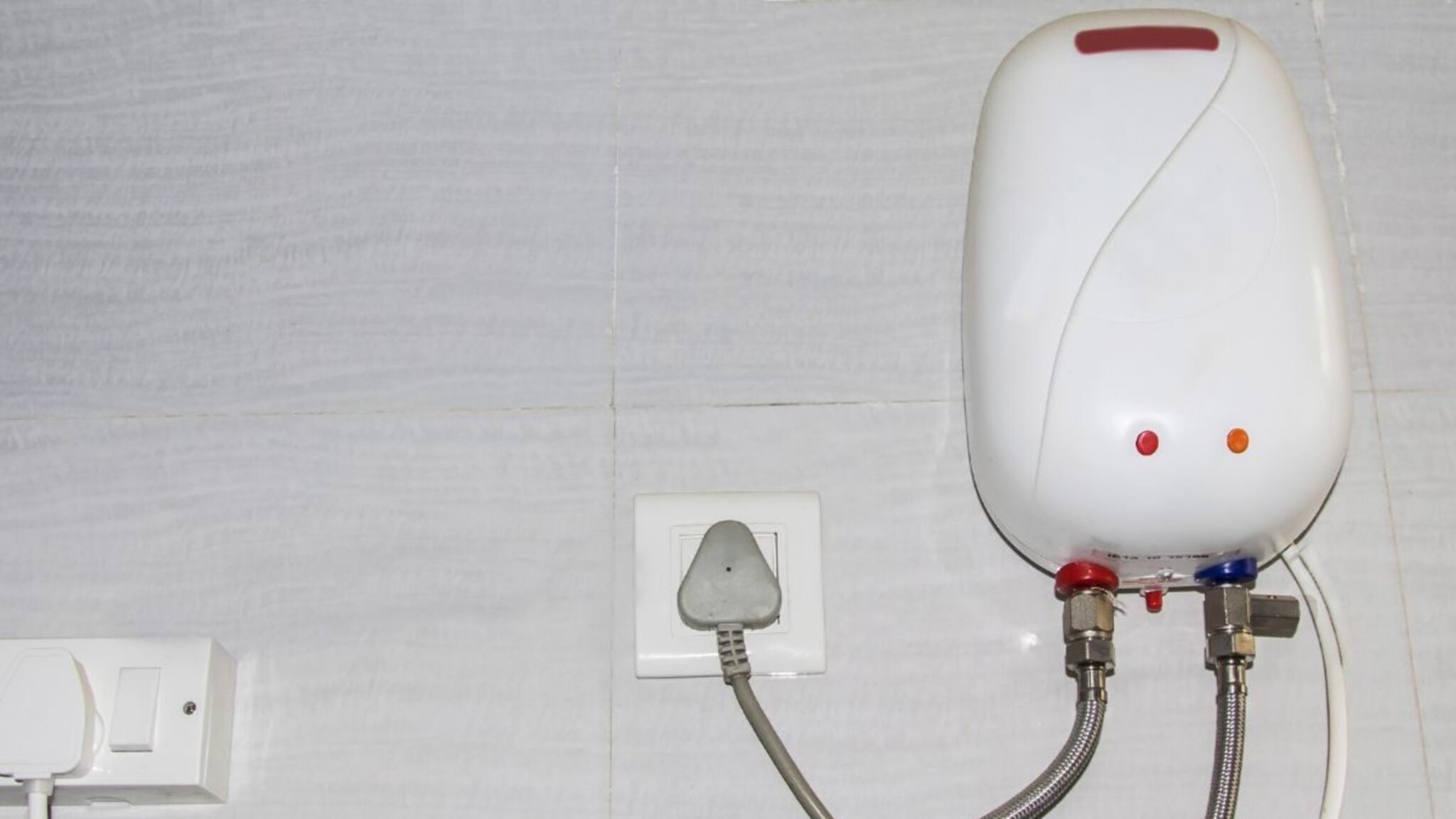 गीझर खरेदीपूर्वी अवश्य चेक करा या 5 गोष्टी, अन्यथा होतील प्रॉब्लम