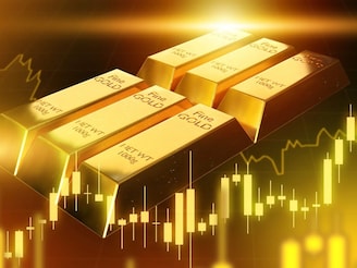 सोने खरेदी करण्यापूर्वी वाचा, 45 वर्षांतील सर्वात मोठी संधी; पुढचे टार्गेट किती