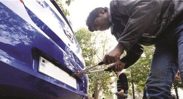 बापरे बाप! गाडीची एक नंबर प्लेट, 11700000 रुपये, असं काय आहे यात खास