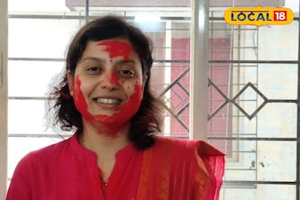 कुठलाही क्लास न लावता पुण्याची गृहिणी बनली क्लास वन ऑफिसर; संसार सांभाळत घवघवीत