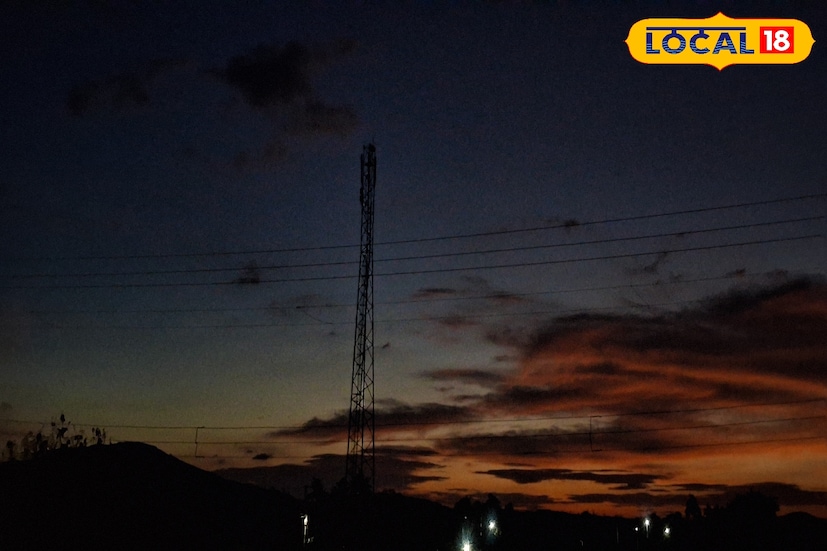 मागील 24 तासात सोलापूर जिल्ह्यात 31.7 अंश सेल्सिअस कमाल तापमानाची नोंद झाली. आज ढगाळ आकाशासह मेघगर्जनेची शक्यता वर्तवण्यात आली आहे. यावेळी पारा 32 अंशावर पोहोचण्याचा अंदाज आहे.