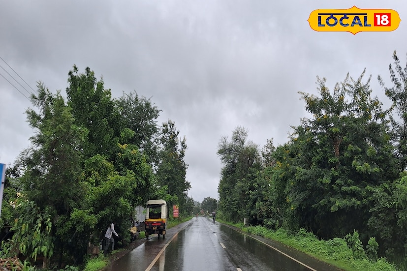 कोल्हापूर जिल्ह्यात मंगळवारी तुरळक पाऊस झाला. आज हलक्या पावसाची शक्यता आहे. मंगळवारपासून तीन दिवस विजांसह जोरदार पावसाची शक्यता असून हवामान विभागाने यलो अलर्ट जारी केला आहे. आज तापमान 29 अंशांवर राहील.