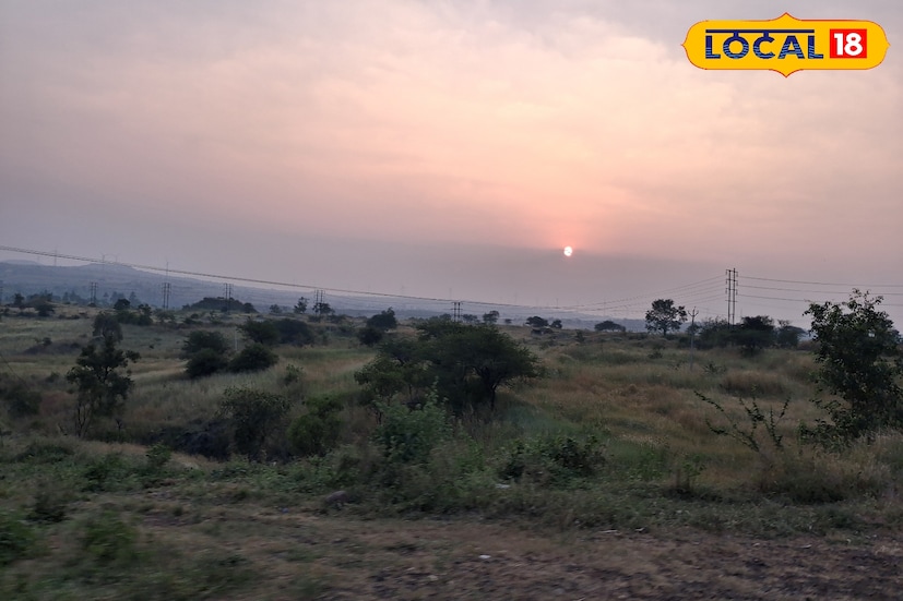 उत्तरेकडील शीत वाऱ्यांमुळे उत्तर महाराष्ट्रात थंडीची लाट कायम आहे. राज्याच्या किमान तापमानात 2 ते 7 अंशांची मोठी घट झाल्याने हुडहुडी वाढली आहे. आज 12 नोव्हेंबर रोजी राज्यातील हवामान मुख्यतः कोरडे राहणार आहे. उत्तरेकडे थंडी कायम राहण्याची तर दक्षिणेकडे किमान तापमानात काही अंशी वाढ होण्याची शक्यता हवामान विभागाने वर्तविली आहे.