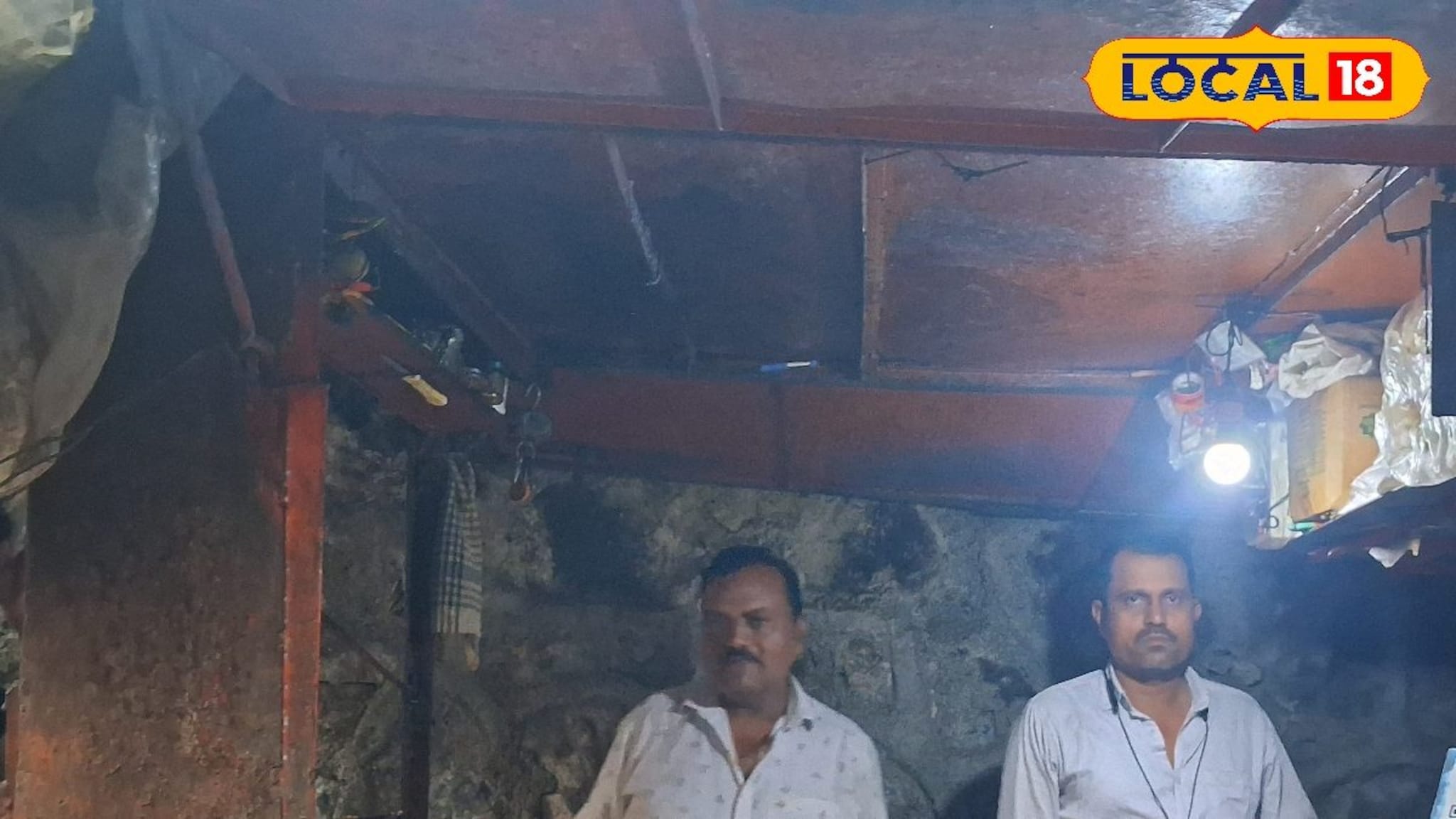 2 रुपयांना वडापाव विकत होते, आज कल्याणमध्ये 'मामा-भाचे' नावाचा झाला ब्रँड!