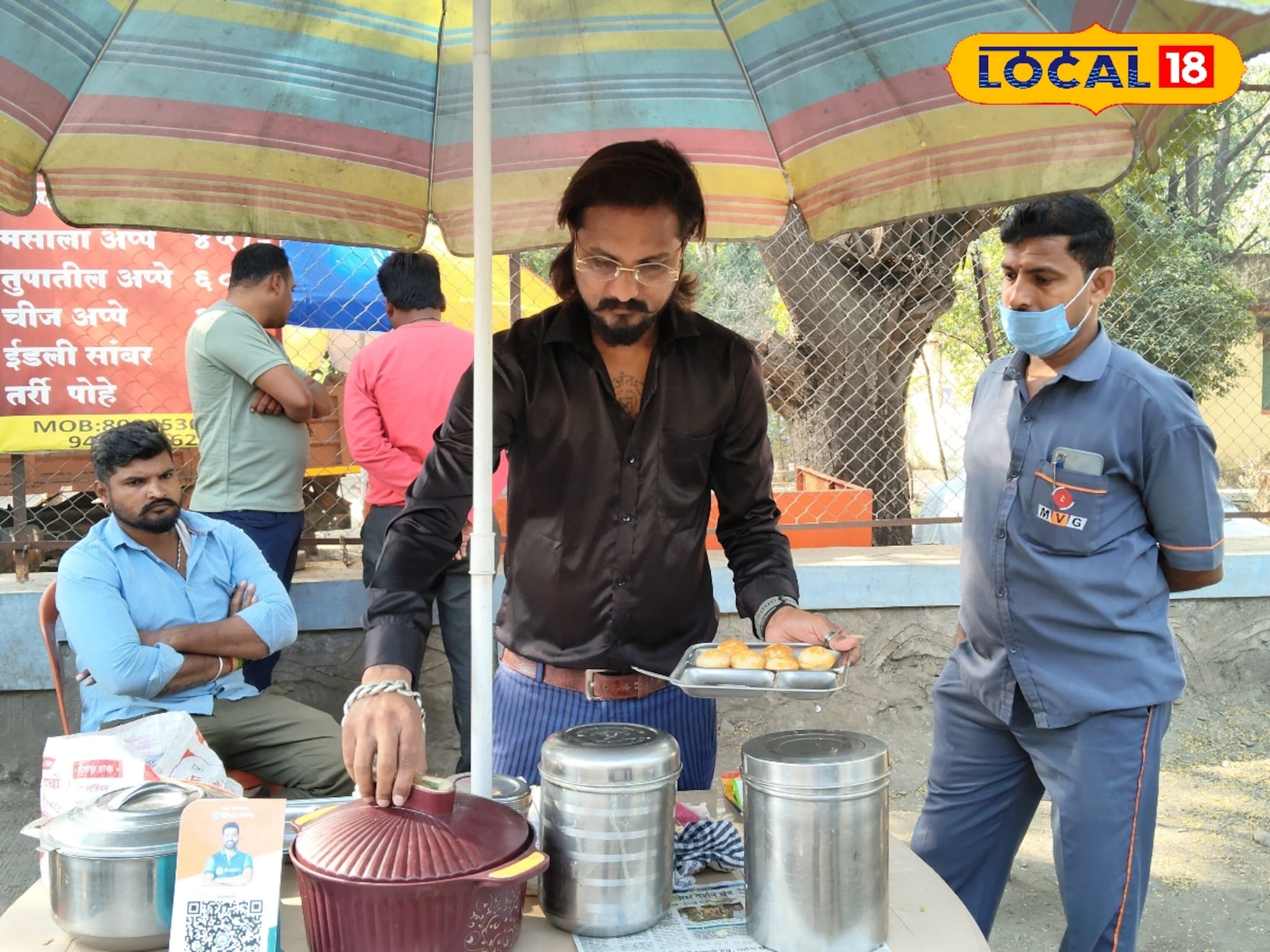 Success Story : नोकरी सोडली, तरुणाने सुरू केलं नाश्ता सेंटर, आता वर्षाला लाखात कमाई