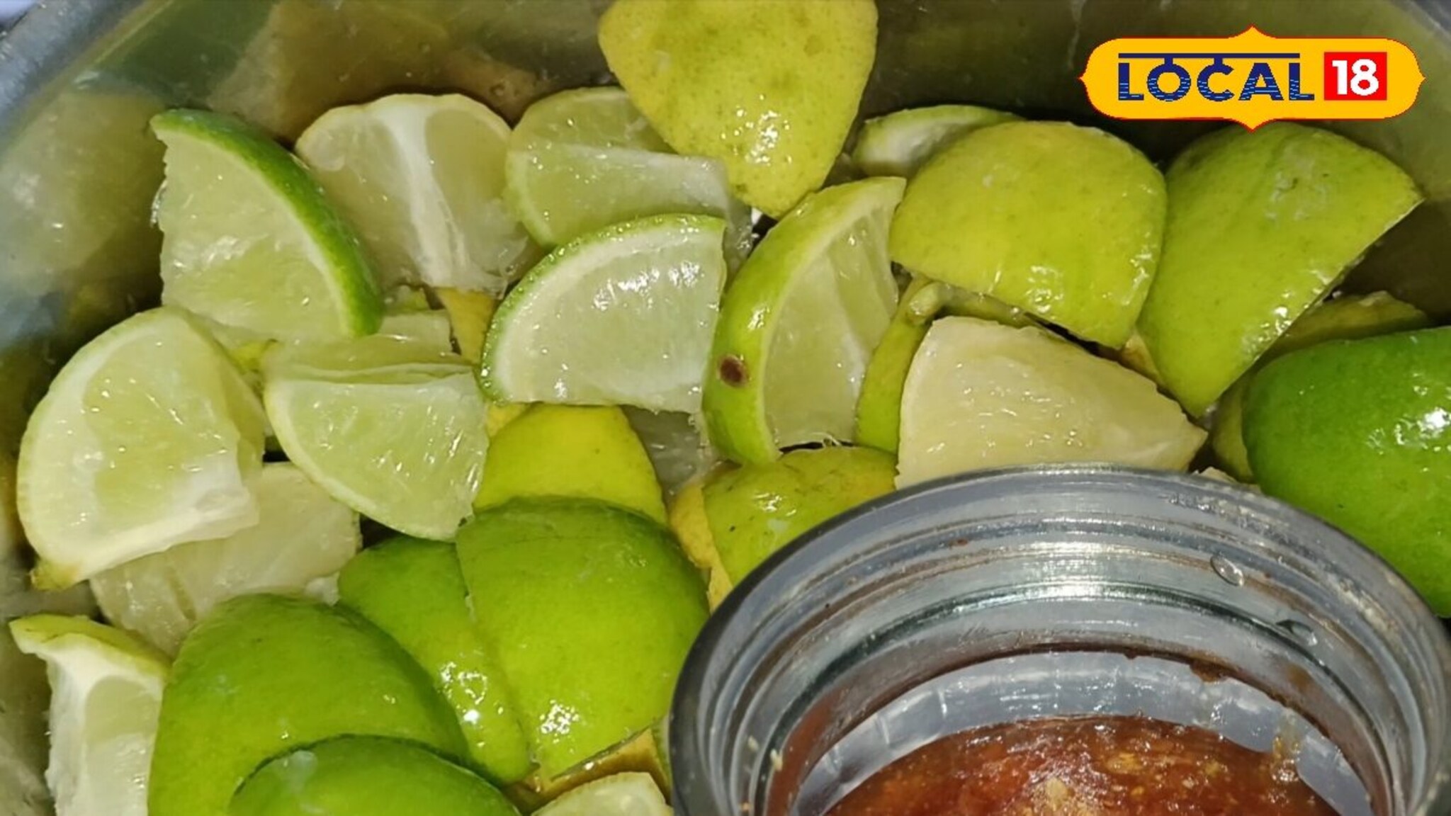 Instant Lemon Pickle : दररोजच्या जेवणात चटकदार खायला हवंय? 'या' सोप्या पद्धतीने बनवा लिंबू क्रश 