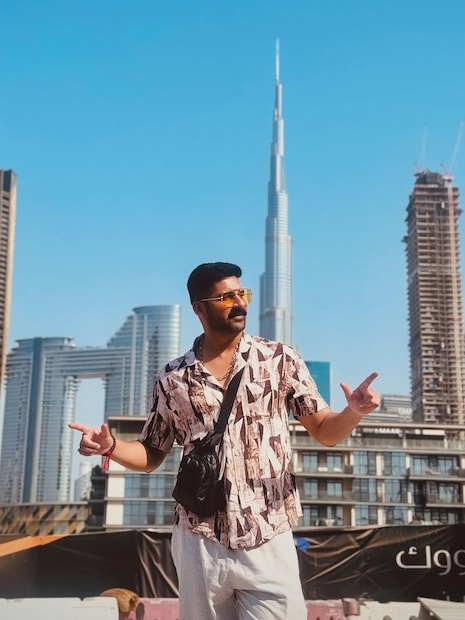 अक्षय वाघमारेच्या वर्कफ्रंटबाबत सांगायचं झाल्यासं, त्याने आतापर्यंत 'घरोघरी मातीच्या चुली', 'ती फुलराणी', 'ठिपक्यांची रांगोळी', 'बस स्टॉप', 'दोस्तीगिरी', 'खुर्ची' सारख्या मालिका आणि सिनेमात काम केलं आहे. बिग बॉस मराठी सीझन 3 मध्ये सहभागी झाला होता मात्र पहिल्याच आठवड्यात त्याला घराबाहेर यावं लागलं. 