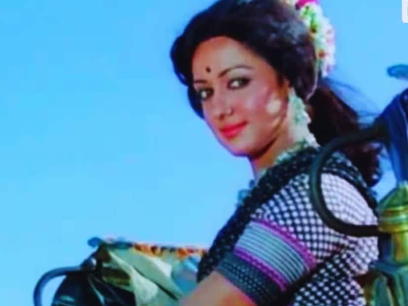  हेमा मालिनी यांना 'शोले' चित्रपटातील बसंती हे पात्र छोटं वाटत होतं. एका मुलाखतीत हेमा मालिनी याबाबत म्हणाल्या होत्या,"शोले' या चित्रपटातील बसंती या पात्रासाठी मला विचारणा झाली त्यावेळी मी विचार केला की हे पात्र मी आधी साकारलेल्या 'सीता-गीता' या पात्रापेक्षा दमदार नसेल".