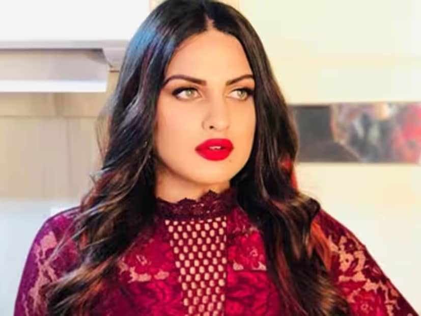  हिमांशी खुराना एकेकाळी चबी गर्ल होती. पण नंतर फॅट टू फिट ट्रान्सफॉर्मेशन करत तिने सर्वांना आश्चर्यचकित केले. अनेक दिवसांच्या मेहनतीनंतर हिमांशी खुराना स्वत:ला एवढी फिट बनवू शकली आहे. यादरम्यान अनेक आव्हानांवर तिने मात केली.