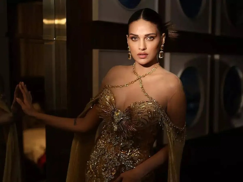  हिमांशी खुराना तीन वर्षांपासून स्वत:वर काम करत होती. स्वत:ला फिट ठेवण्यासाठी ती प्रयत्नशील होती. त्यामुळेच गंभीर समस्यांशी झुंज देत तिला फिट होता आलं. तिचा हा प्रवास रातोरात झालेला नव्हाता. तिच्या या प्रवासात तिची डॉक्टर मैत्रीण कधीच कंटाळली नाही. उलट हिमांशीला तिचं ध्येय गाठण्यात पाठिंबा देत राहिली.