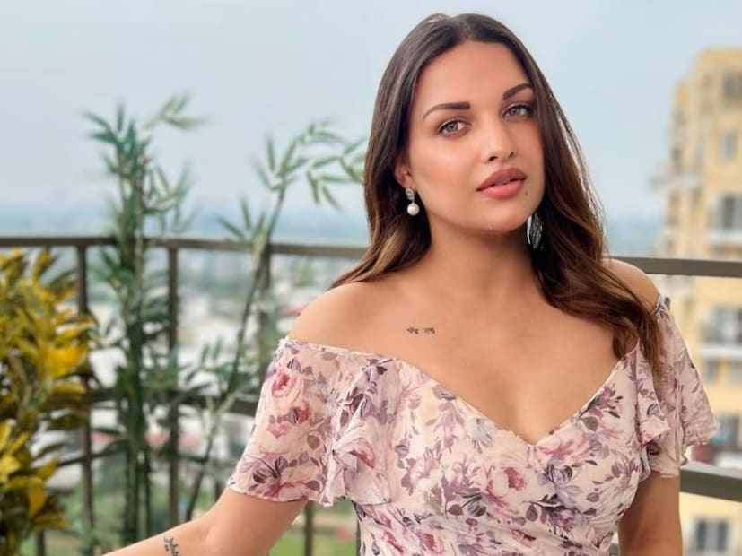  हिमांशी खुरानाचा प्रवास अनेकांसाठी प्रेरणादायी आहे. आज अभिनेत्री आपला 34 वा वाढदिवस साजरा करत आहे. पण तिच्या फोटोवर चाहत्यांच्या नेहमीच सकारात्मक कमेंट पाहायला मिळतात. तू आधीही सुंदर होतीस, आता तर आणखी दिसतेस, तू जे केलं आहेस ते सोपं नाही, तुझं कौतुक करावं तेवढं कमीच आहे, अशा कमेंट्स हिंमाशी खुरानाच्या फोटोंवर चाहते करतात.