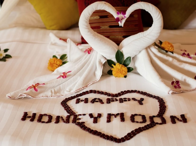 चांगल्या दर्जाच्या, जाड पांढऱ्या चादरी परवडणाऱ्या किमतीत सहज उपलब्ध असतात, ज्यामुळे बजेटच्या बाबतीत जागरूक हॉटेल मालकांसाठी त्या एक आदर्श पर्याय बनतात.