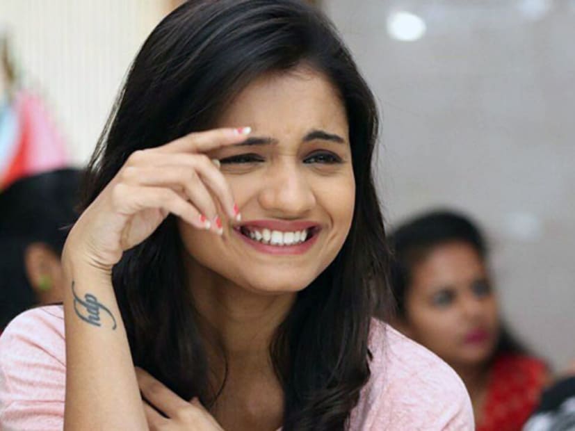  हृता दुर्गुळे 'दुर्वा','फुलपाखरू','मन उडु उडु झालं' या छोट्या पडद्यावरील मालिकेंच्या माध्यमातून घराघरांत पोहोचली आहे. 'फुलपाखरू' मालिकेतील 'वैदेही' या भूमिकेने ती अवघ्या महाराष्ट्राची क्रश झाली.