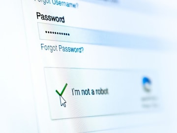 I'm not a robot यावर फक्त क्लिक करून आपण रोबो नाही माणूस आहे, हे कसं काय समजतं? I'm not a robot यावर फक्त क्लिक करून आपण रोबो नाही माणूस आहे, हे कसं काय समजतं?