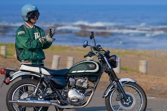बुलेट आता विसरा, येतेय तिच्यासारखी दिसणारी अन् वजनाने हलकी Bike, लूकही जबरदस्त