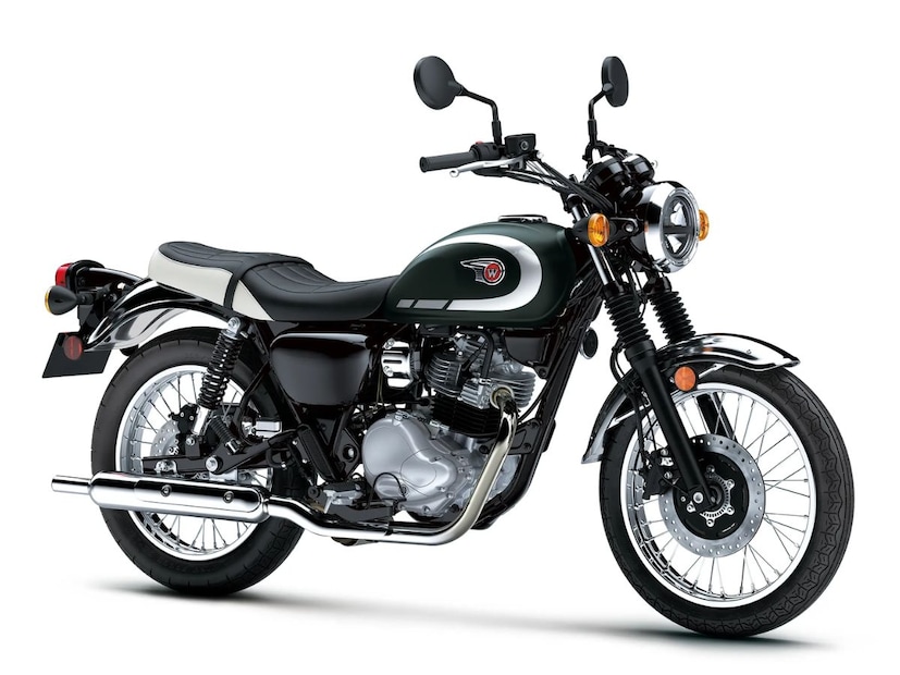 Kawasaki W230 ही भारतात  Yamaha XSR 155 ला तर टक्कर देईलच पण  रॉयल एनफिल्ड हंटर ३५० ला मजबूत पर्याय ठरणार आहे.  